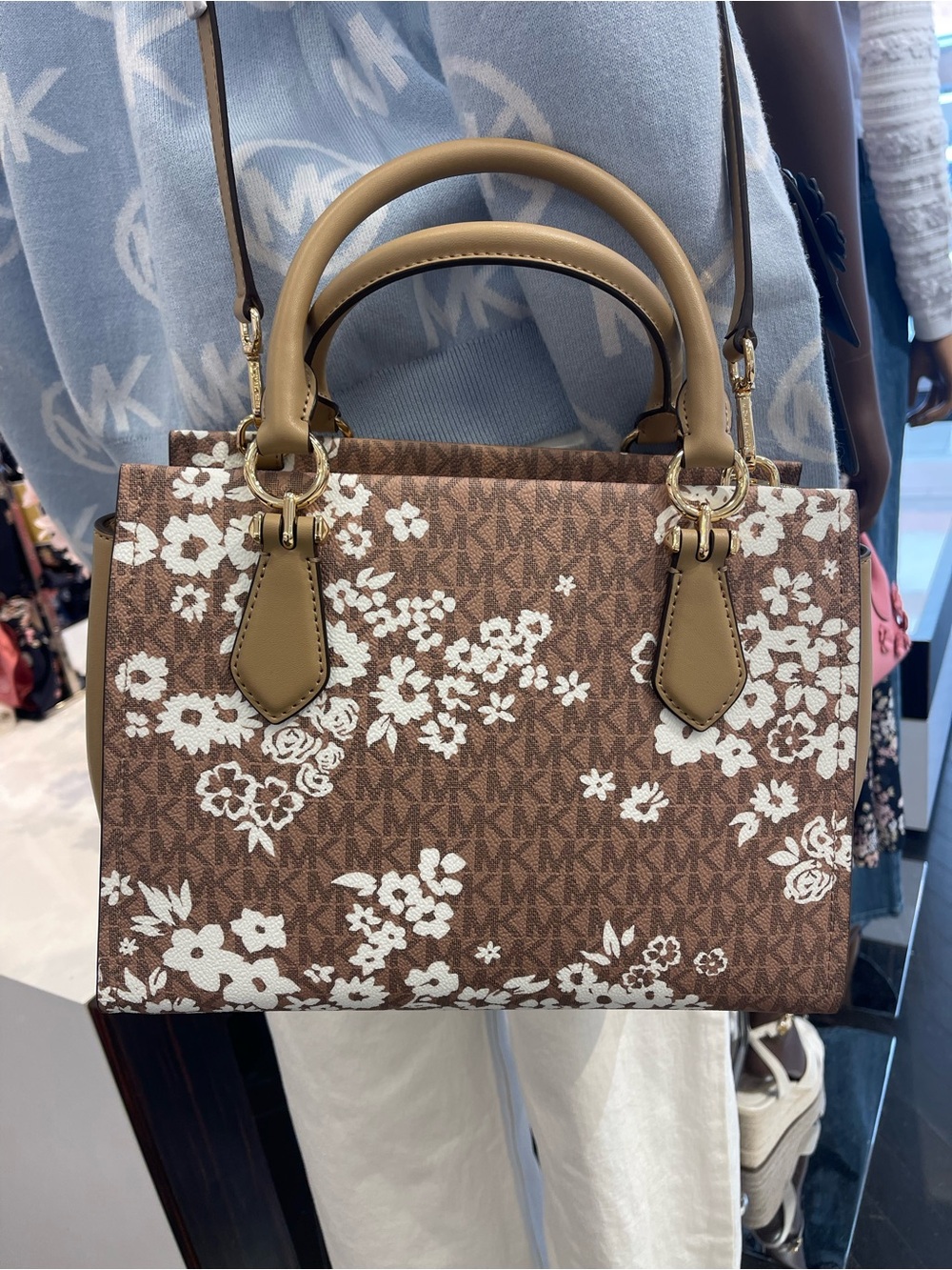 MICHAEL KORS Marilyn Medium Printed Signature Logo Satchel Crossbody 
CAMEL 
NWT - Picture 15 of 16